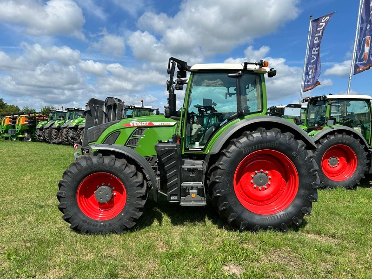 Fendt VARIO 724 GEN 6 PROFI+ SETTING 2 - Traktor: obrázok 2 Fendt VARIO 724 GEN 6 PROFI+ SETTING 2 - Traktor: obrázok 2