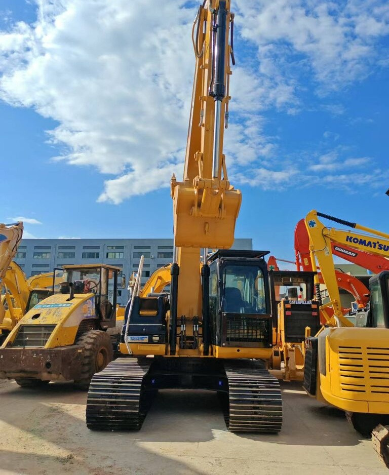 Caterpillar 330BL - Pásové rýpadlo: obrázok 2 Caterpillar 330BL - Pásové rýpadlo: obrázok 2