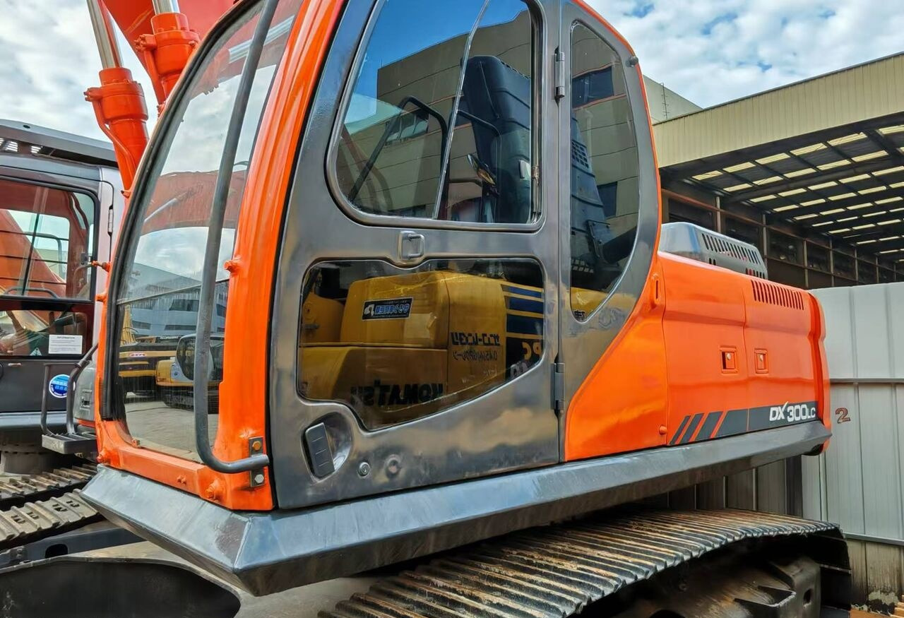Doosan DX300LC - Pásové rýpadlo: obrázok 1 Doosan DX300LC - Pásové rýpadlo: obrázok 1