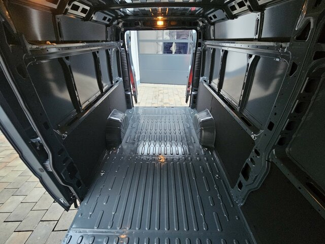 Nový Furgon FIAT Ducato 35 MAXI L5H2 L4H2 180 15m³ Safety Kamera...: obrázok 29 Nový Furgon FIAT Ducato 35 MAXI L5H2 L4H2 180 15m³ Safety Kamera...: obrázok 29