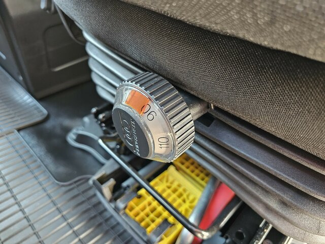 IVECO Daily 35S18 3.0 Koffer Voll-LED Navigation... - Dodávka skriňová nadstavba: obrázok 4 IVECO Daily 35S18 3.0 Koffer Voll-LED Navigation... - Dodávka skriňová nadstavba: obrázok 4