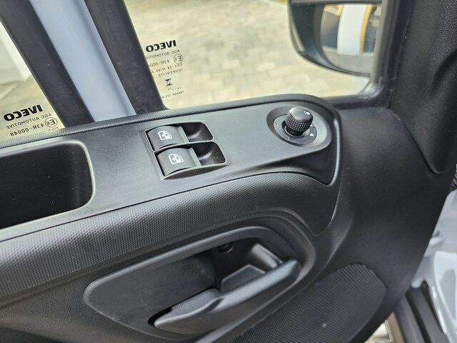 IVECO Daily 35S18HA8V DOKA Hi-Matic 12m³ 2xSchiebetür... - Furgon, Dodávkа s dvojitou kabínou: obrázok 2 IVECO Daily 35S18HA8V DOKA Hi-Matic 12m³ 2xSchiebetür... - Furgon, Dodávkа s dvojitou kabínou: obrázok 2