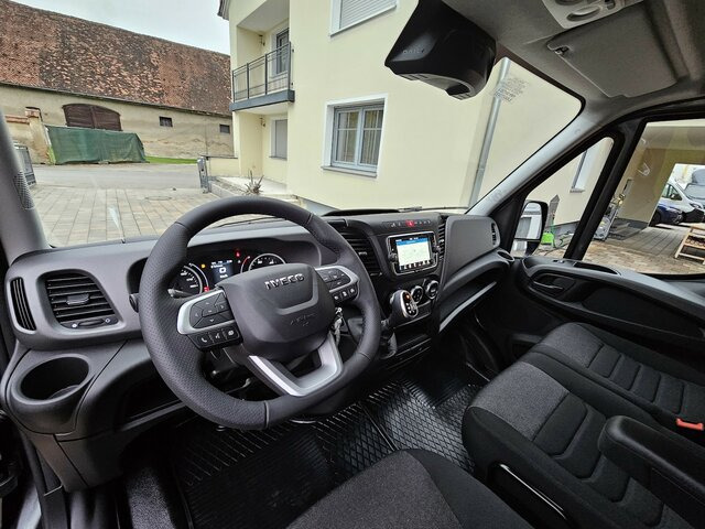 IVECO Daily 35S18HA8V Hi-Matic 16m³ XL LED ACC - Furgon: obrázok 4 IVECO Daily 35S18HA8V Hi-Matic 16m³ XL LED ACC - Furgon: obrázok 4