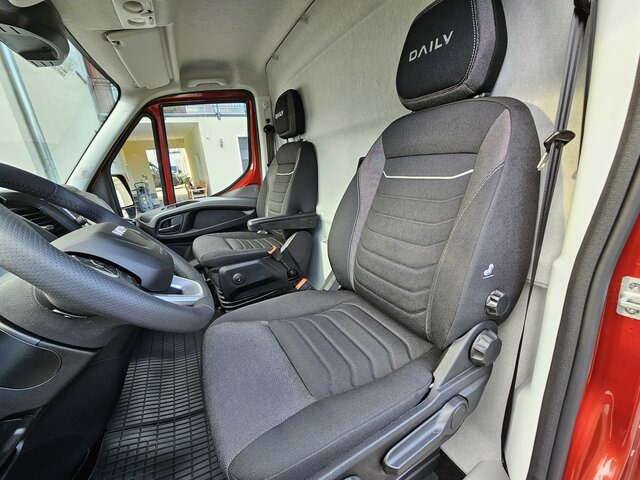 IVECO Daily 35S21HA8V Hi-Matic 16m³ XL LED AirPro - Furgon: obrázok 4 IVECO Daily 35S21HA8V Hi-Matic 16m³ XL LED AirPro - Furgon: obrázok 4