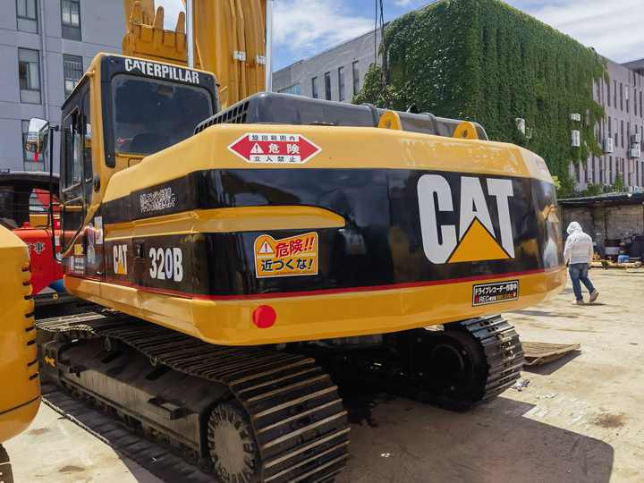 CAT 320B Excavator - Pásové rýpadlo: obrázok 3 CAT 320B Excavator - Pásové rýpadlo: obrázok 3