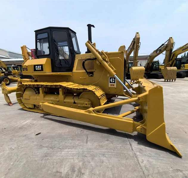 Caterpillar D7G D7H D7R crawler bulldozer Used cat d7g japan used bulldozer for sale - Buldozér: obrázok 3 Caterpillar D7G D7H D7R crawler bulldozer Used cat d7g japan used bulldozer for sale - Buldozér: obrázok 3