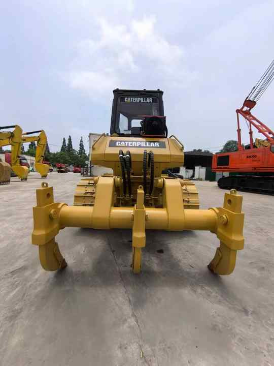 Caterpillar D7G D7H D7R crawler bulldozer Used cat d7g japan used bulldozer for sale - Buldozér: obrázok 5 Caterpillar D7G D7H D7R crawler bulldozer Used cat d7g japan used bulldozer for sale - Buldozér: obrázok 5