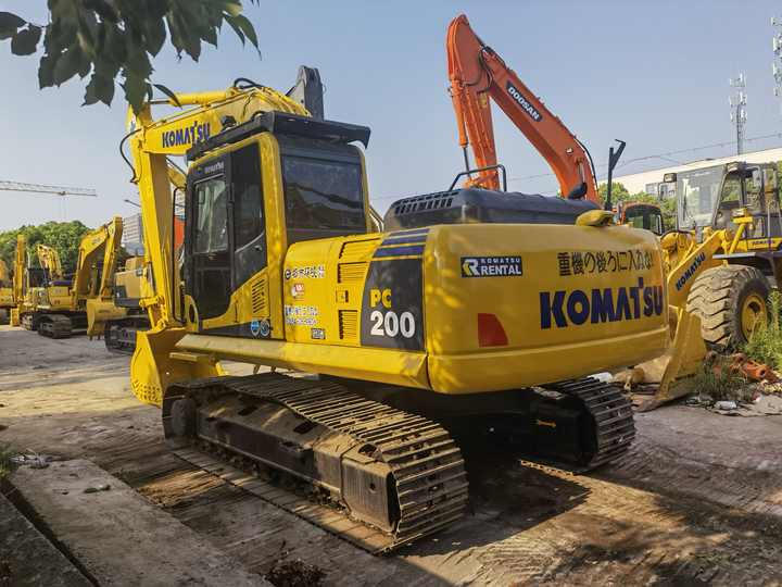 Cheap Used Japan Komatsu PC220-8 second hand excavator PC220 crawler excavator for sale - Pásové rýpadlo: obrázok 2 Cheap Used Japan Komatsu PC220-8 second hand excavator PC220 crawler excavator for sale - Pásové rýpadlo: obrázok 2