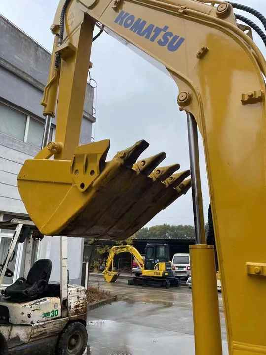 Competitive Price Used Komatsu Excavator PC35 PC55MR2 excellent condition Komatsu pc35mr Excavator - Pásové rýpadlo: obrázok 4 Competitive Price Used Komatsu Excavator PC35 PC55MR2 excellent condition Komatsu pc35mr Excavator - Pásové rýpadlo: obrázok 4