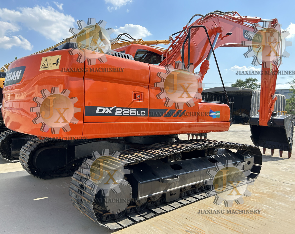 DOOSAN Doosan DX225LC Crawler excavator - Pásové rýpadlo: obrázok 1 DOOSAN Doosan DX225LC Crawler excavator - Pásové rýpadlo: obrázok 1