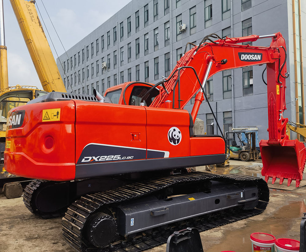 DOOSAN Doosan DX225LC Crawler excavator - Pásové rýpadlo: obrázok 2 DOOSAN Doosan DX225LC Crawler excavator - Pásové rýpadlo: obrázok 2