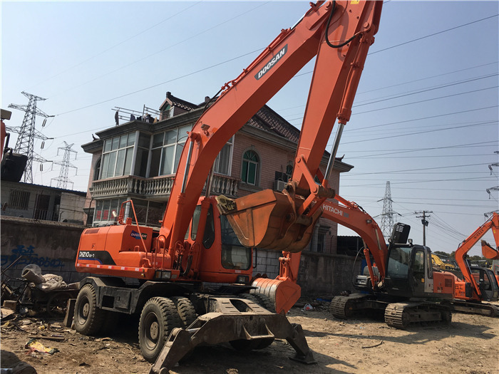 Doosan DH210w-7 wheel excavator - Kolesové rýpadlo: obrázok 2 Doosan DH210w-7 wheel excavator - Kolesové rýpadlo: obrázok 2