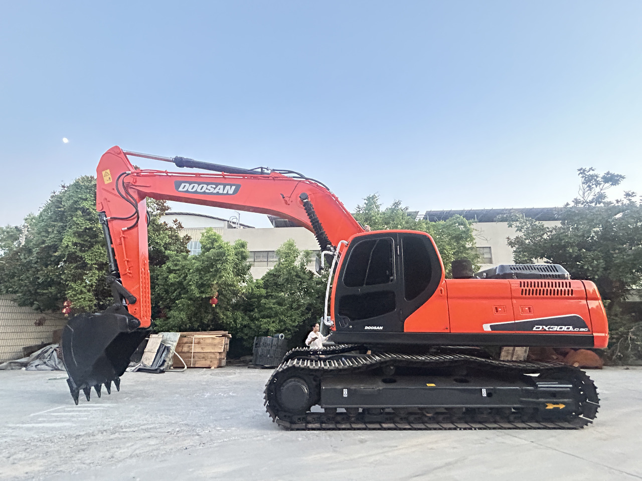 Doosan DX300LC Crawler Excavator - Pásové rýpadlo: obrázok 4 Doosan DX300LC Crawler Excavator - Pásové rýpadlo: obrázok 4
