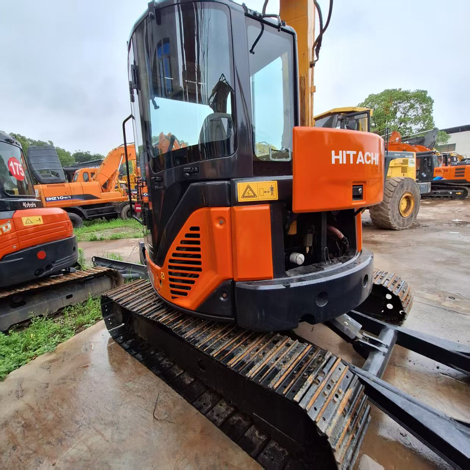 Hitachi ZX50U Excavator - Pásové rýpadlo: obrázok 3 Hitachi ZX50U Excavator - Pásové rýpadlo: obrázok 3