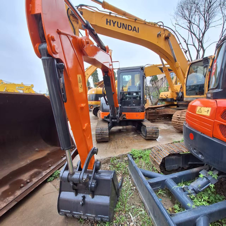 Hitachi ZX50U Excavator - Pásové rýpadlo: obrázok 3 Hitachi ZX50U Excavator - Pásové rýpadlo: obrázok 3