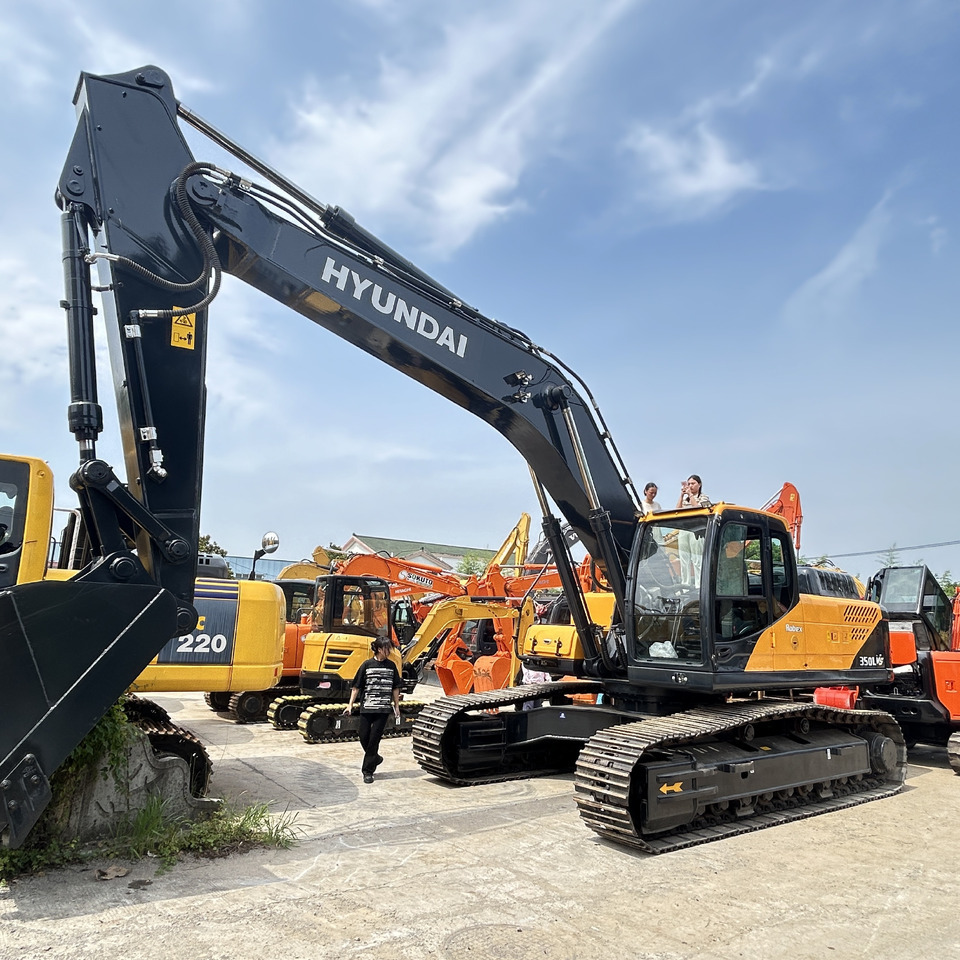 Hyundai 350LVS excavator - Kolesové rýpadlo: obrázok 2 Hyundai 350LVS excavator - Kolesové rýpadlo: obrázok 2