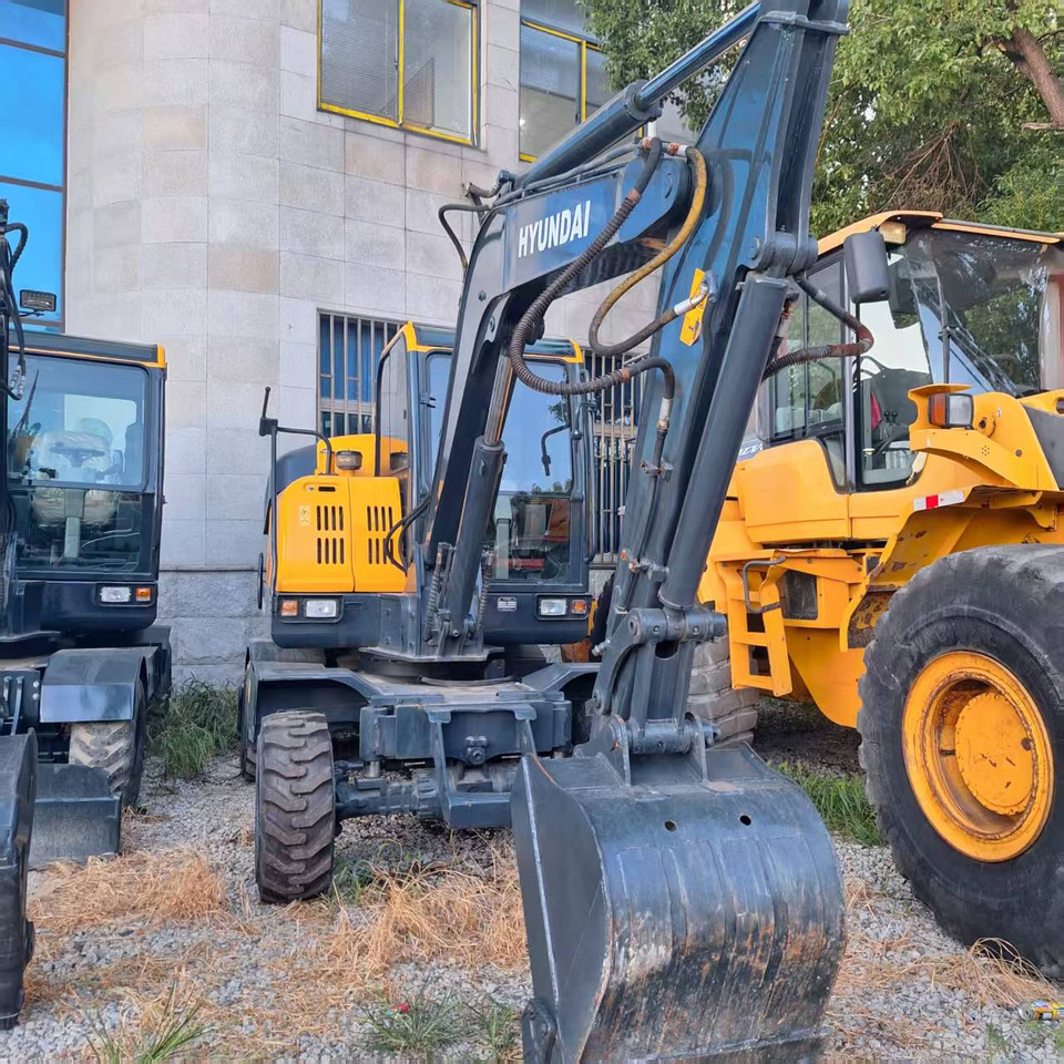 Hyundai 60wvs excavator - Kolesové rýpadlo: obrázok 4 Hyundai 60wvs excavator - Kolesové rýpadlo: obrázok 4