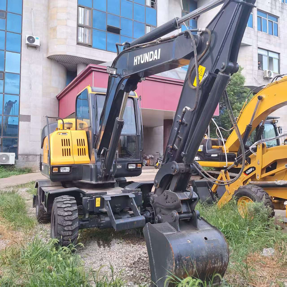 Hyundai HW60 excavator - Kolesové rýpadlo: obrázok 3 Hyundai HW60 excavator - Kolesové rýpadlo: obrázok 3