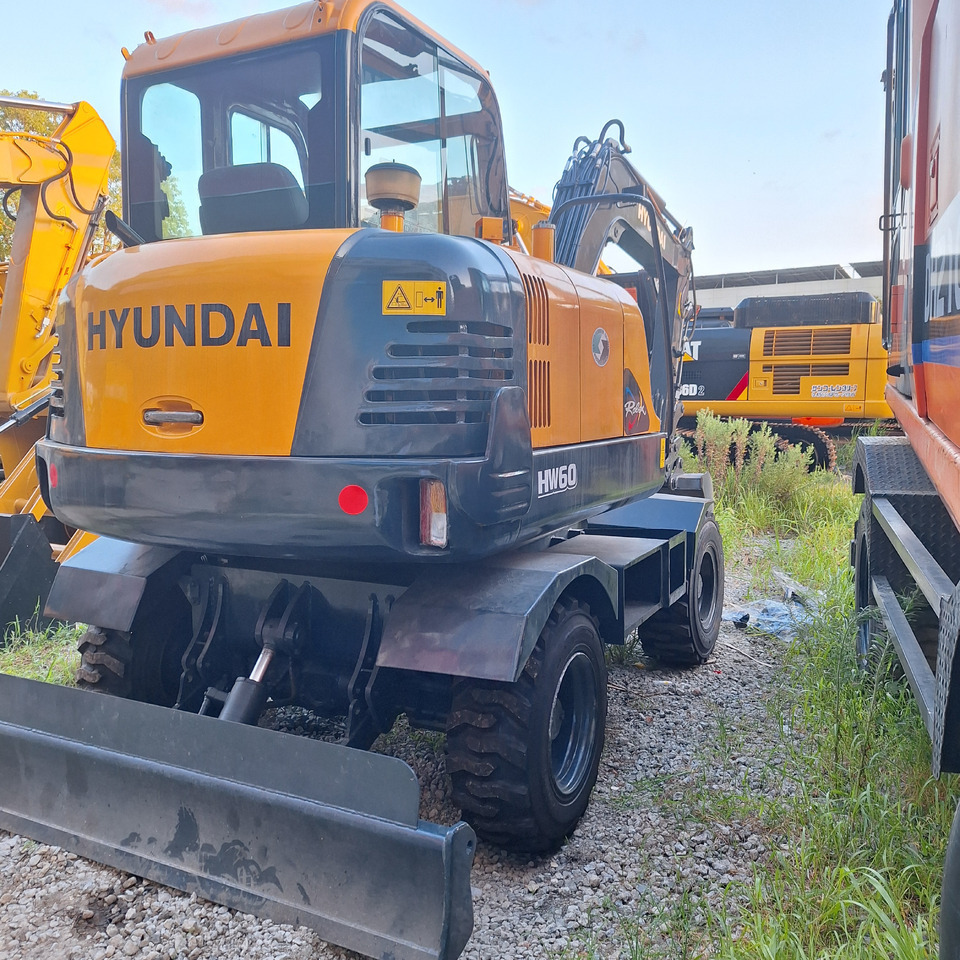 Hyundai HW60 excavator - Kolesové rýpadlo: obrázok 5 Hyundai HW60 excavator - Kolesové rýpadlo: obrázok 5