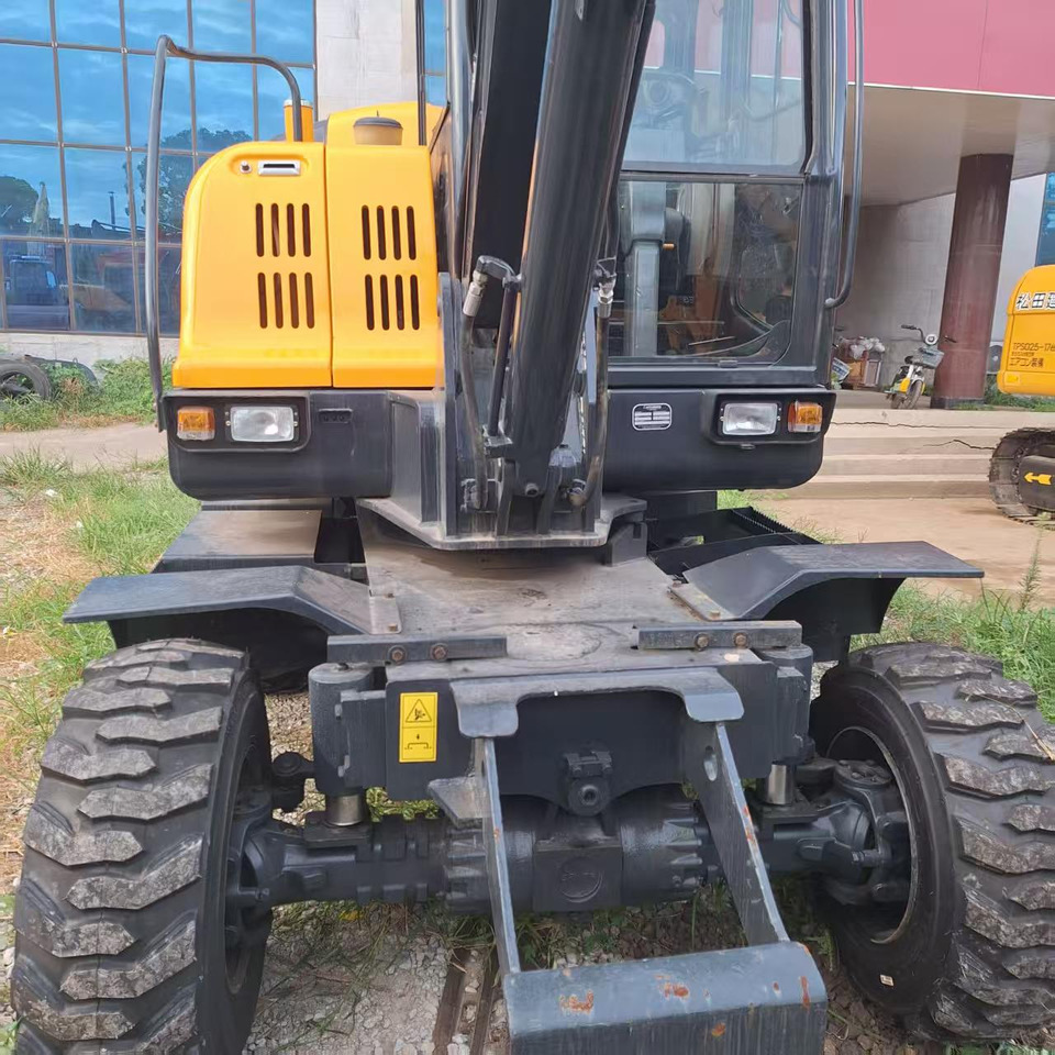 Hyundai HW60 excavator - Kolesové rýpadlo: obrázok 4 Hyundai HW60 excavator - Kolesové rýpadlo: obrázok 4