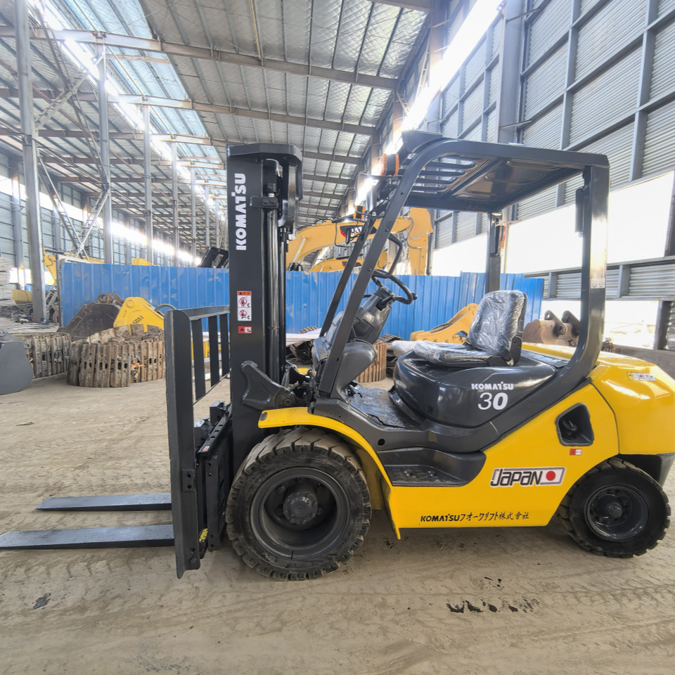 Komatsu FD30 Forklift - Dieselový vysokozdvižný vozík: obrázok 3 Komatsu FD30 Forklift - Dieselový vysokozdvižný vozík: obrázok 3