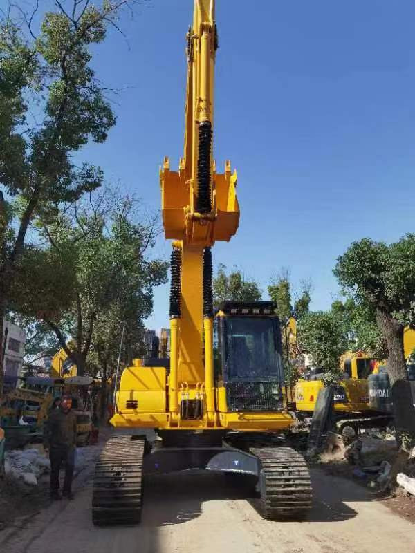 Komatsu PC200-8 Excavator - Pásové rýpadlo: obrázok 4 Komatsu PC200-8 Excavator - Pásové rýpadlo: obrázok 4