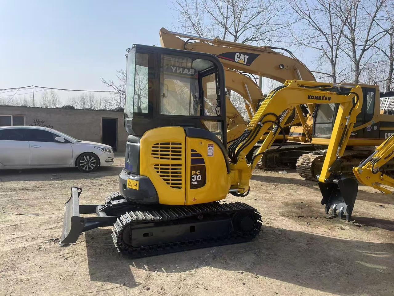 Komatsu PC30 Excavator - Pásové rýpadlo: obrázok 4 Komatsu PC30 Excavator - Pásové rýpadlo: obrázok 4