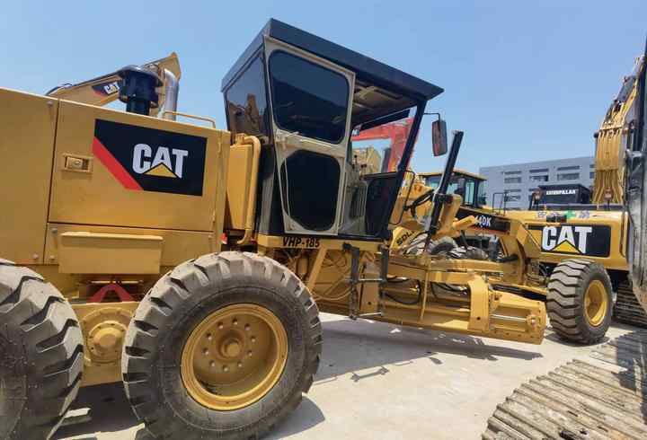 Made in Japan Motor grader used Caterpillar CAT 140k 140G 140K 12H on discount - Zrovnávač: obrázok 2 Made in Japan Motor grader used Caterpillar CAT 140k 140G 140K 12H on discount - Zrovnávač: obrázok 2