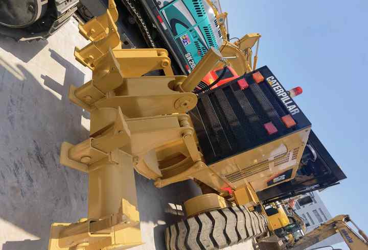 Made in Japan Motor grader used Caterpillar CAT 140k 140G 140K 12H on discount - Zrovnávač: obrázok 4 Made in Japan Motor grader used Caterpillar CAT 140k 140G 140K 12H on discount - Zrovnávač: obrázok 4
