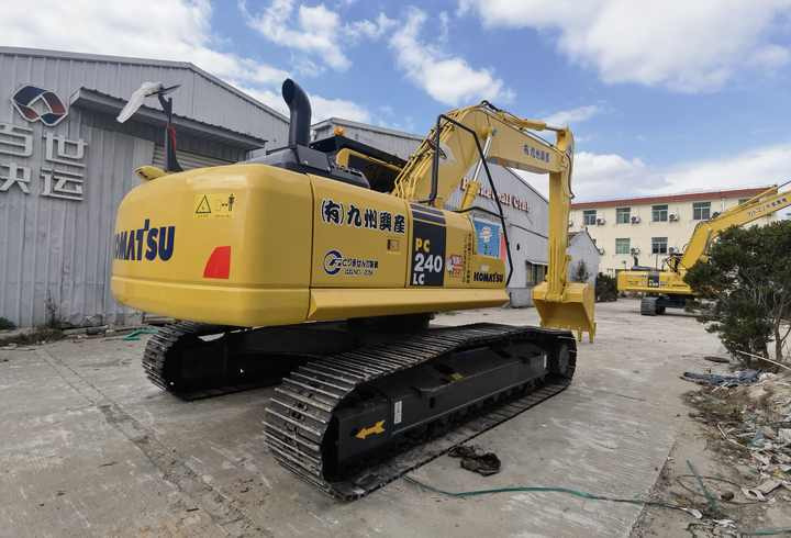 Made in Japan Used Excavator Komatsu PC240LC-8 SECOND HAND Komatsu PC240-8 Digging for Sale - Pásové rýpadlo: obrázok 4 Made in Japan Used Excavator Komatsu PC240LC-8 SECOND HAND Komatsu PC240-8 Digging for Sale - Pásové rýpadlo: obrázok 4
