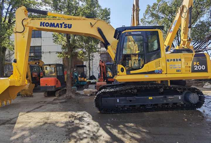 Secondhand komatsu pc220-8 excavator low price high quality Japan Komatsu Excavator PC220-8 for sale - Pásové rýpadlo: obrázok 3 Secondhand komatsu pc220-8 excavator low price high quality Japan Komatsu Excavator PC220-8 for sale - Pásové rýpadlo: obrázok 3