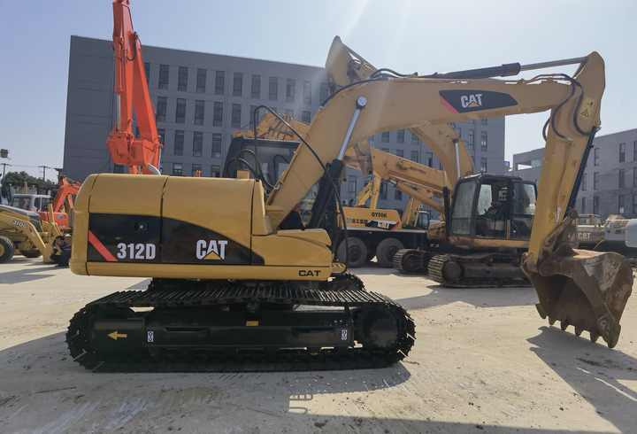 Used CAT 312D2 hydraulic Crawler excavator CATERPILLAR CAT312 second hand hydraulic machinery digger CAT312D on stock - Pásové rýpadlo: obrázok 5 Used CAT 312D2 hydraulic Crawler excavator CATERPILLAR CAT312 second hand hydraulic machinery digger CAT312D on stock - Pásové rýpadlo: obrázok 5