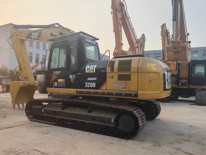 Used excavator cat320 Japan brand Used CAT 320 Excavator Caterpillar 320D Crawler Excavator CAT320 used digger for sale - Pásové rýpadlo: obrázok 5 Used excavator cat320 Japan brand Used CAT 320 Excavator Caterpillar 320D Crawler Excavator CAT320 used digger for sale - Pásové rýpadlo: obrázok 5