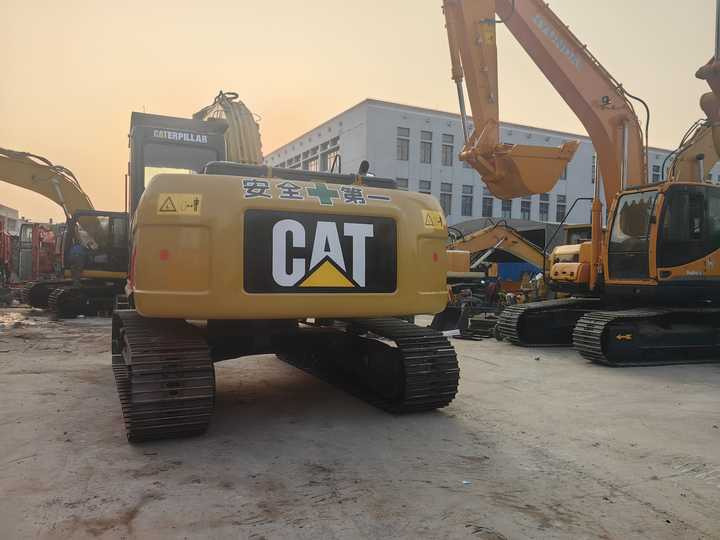 Used excavator cat320 Japan brand Used CAT 320 Excavator Caterpillar 320D Crawler Excavator CAT320 used digger for sale - Pásové rýpadlo: obrázok 3 Used excavator cat320 Japan brand Used CAT 320 Excavator Caterpillar 320D Crawler Excavator CAT320 used digger for sale - Pásové rýpadlo: obrázok 3
