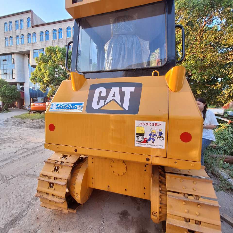 Used caterpillar cat D5k bulldozer - Buldozér: obrázok 2 Used caterpillar cat D5k bulldozer - Buldozér: obrázok 2