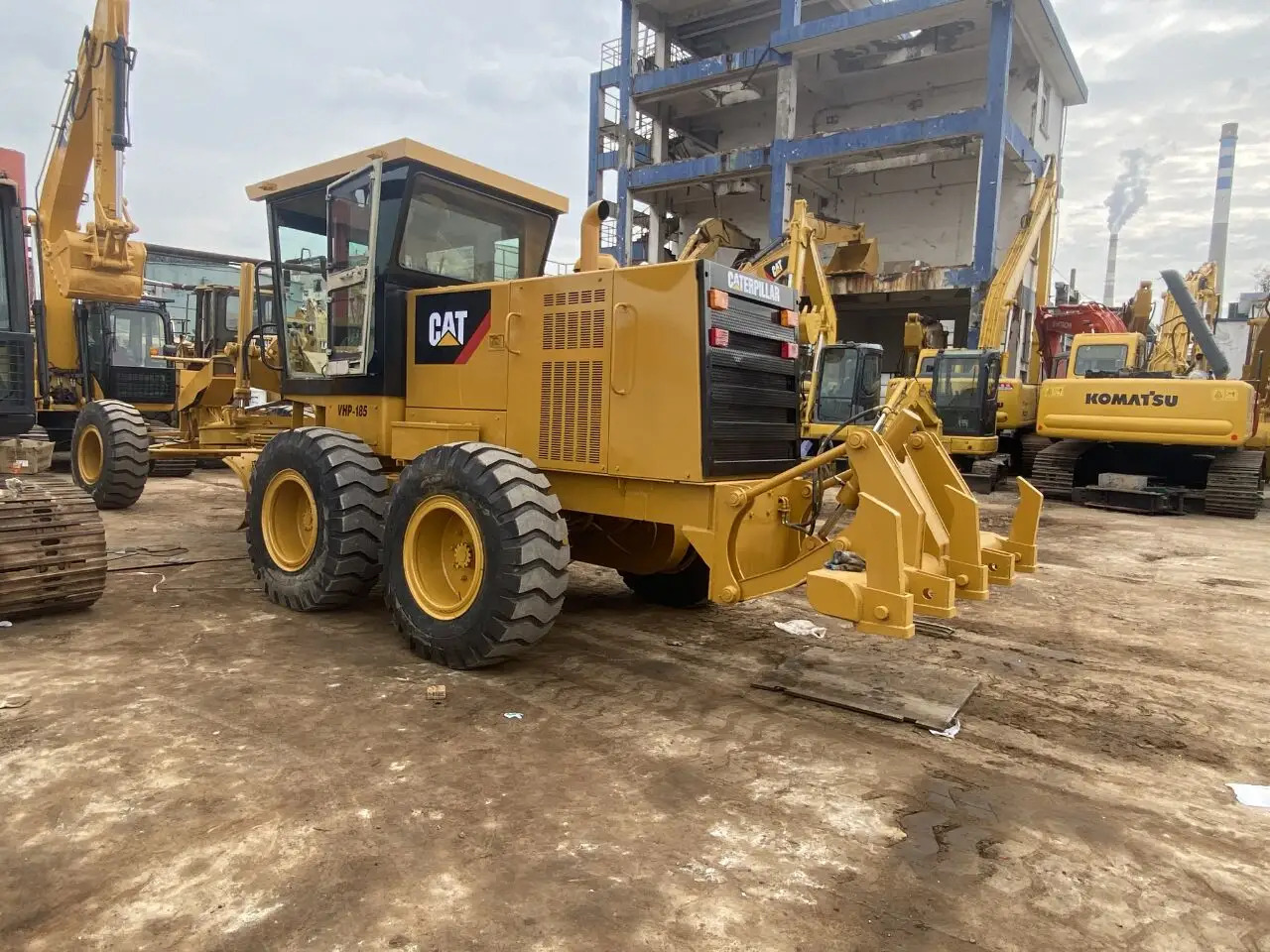 Used grader caterpillar 140H Caterpillar motor grader 140H 140G 120K 120G 14H cheap used grader - Zrovnávač: obrázok 4 Used grader caterpillar 140H Caterpillar motor grader 140H 140G 120K 120G 14H cheap used grader - Zrovnávač: obrázok 4
