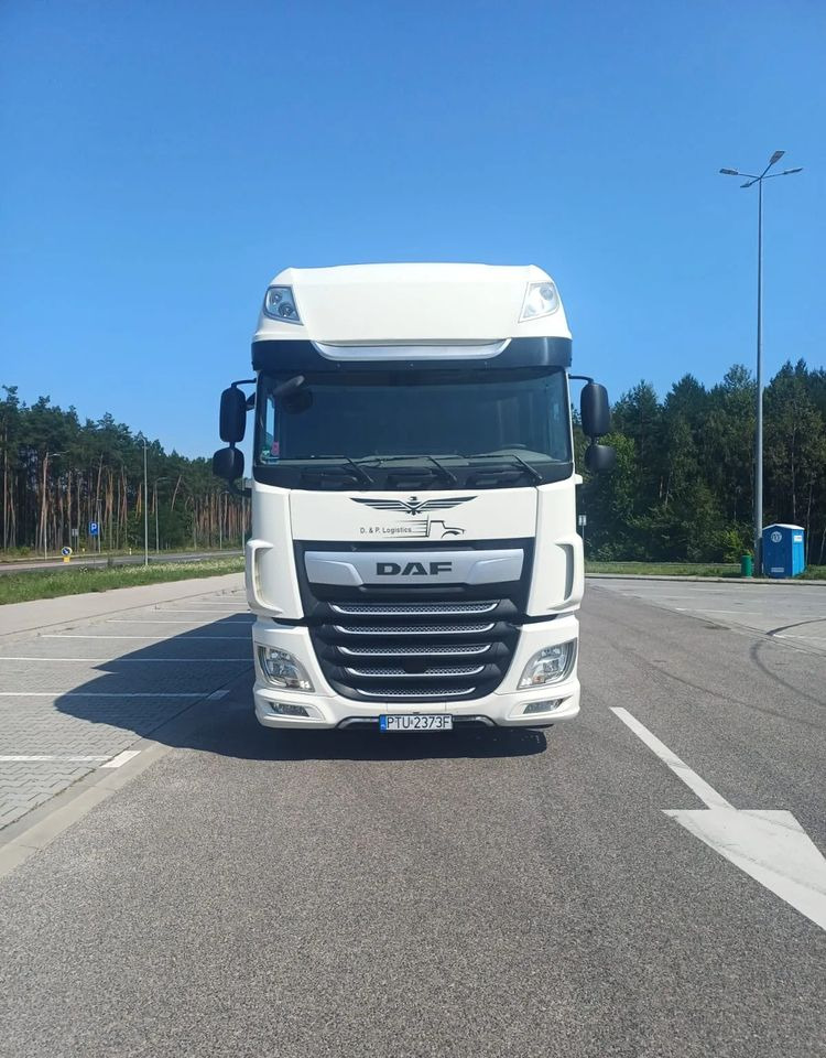 DAF XF 480 SUPER SPACE CAB / ZESTAW TANDEM PRZEJAZDOWY 120 M3 / SSC / ACC /EURO 6 - Plachtové nákladné vozidlo: obrázok 4 DAF XF 480 SUPER SPACE CAB / ZESTAW TANDEM PRZEJAZDOWY 120 M3 / SSC / ACC /EURO 6 - Plachtové nákladné vozidlo: obrázok 4