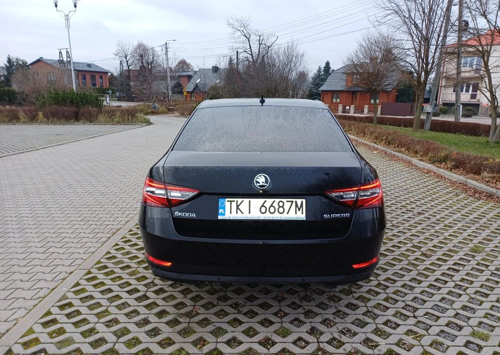 Skoda Superb 2.0 TDI Ambition - Sedan: obrázok 4 Skoda Superb 2.0 TDI Ambition - Sedan: obrázok 4