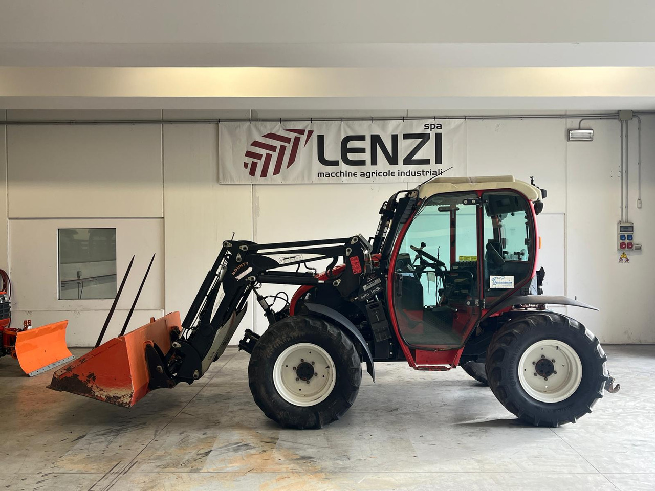 REFORM MOUNY 80S + CARICATORE HYDRAC - Traktor: obrázok 1 REFORM MOUNY 80S + CARICATORE HYDRAC - Traktor: obrázok 1