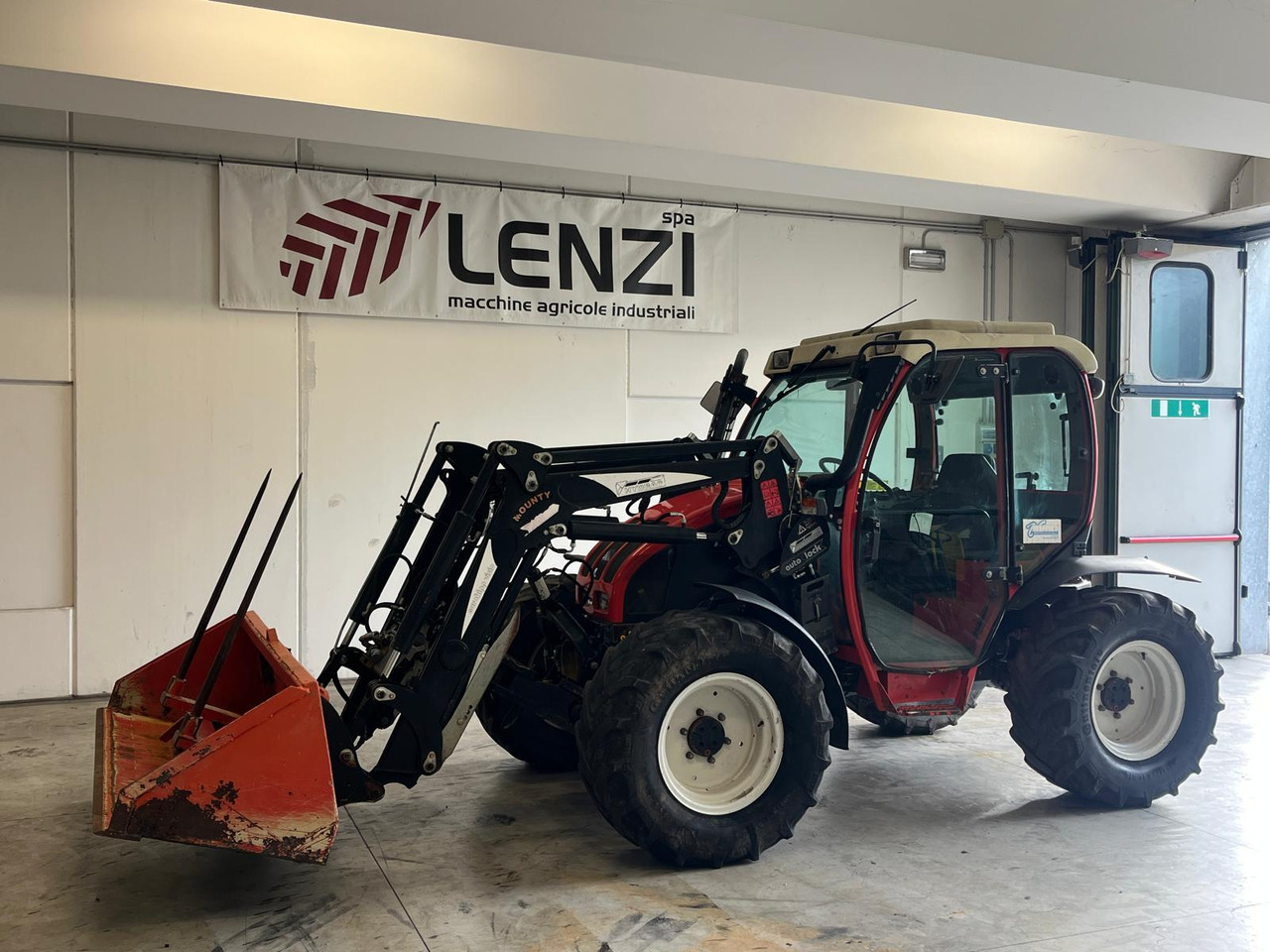 REFORM MOUNY 80S + CARICATORE HYDRAC - Traktor: obrázok 2 REFORM MOUNY 80S + CARICATORE HYDRAC - Traktor: obrázok 2