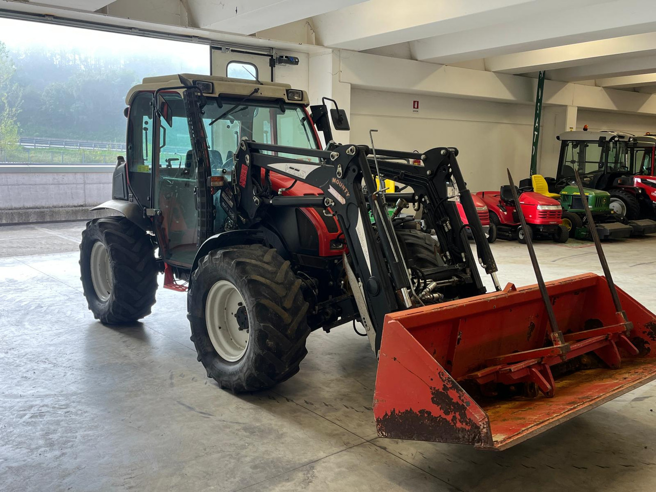 REFORM MOUNY 80S + CARICATORE HYDRAC - Traktor: obrázok 4 REFORM MOUNY 80S + CARICATORE HYDRAC - Traktor: obrázok 4