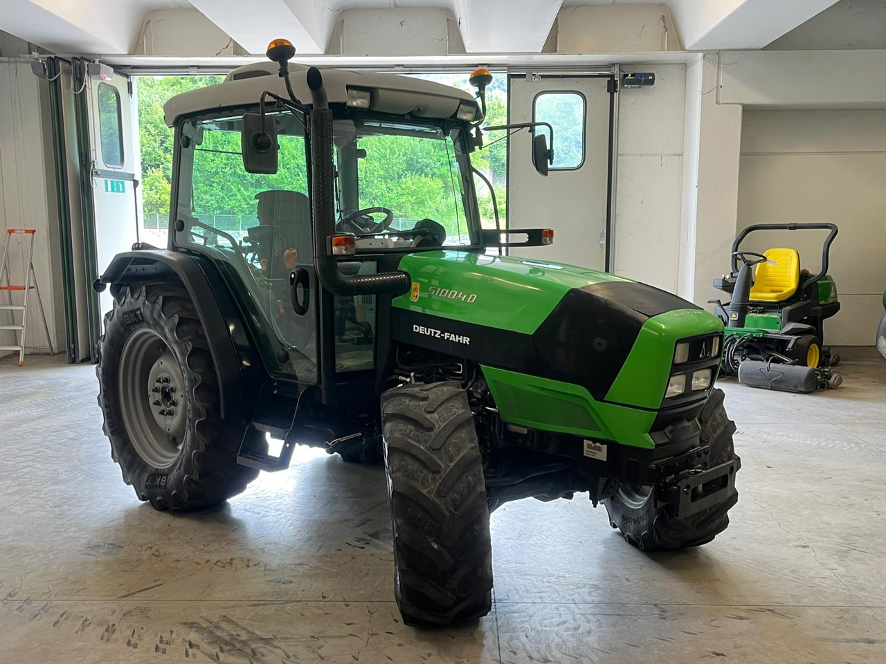 TRATTORE DEUTZ-FAHR 5100.4 D - Traktor: obrázok 3 TRATTORE DEUTZ-FAHR 5100.4 D - Traktor: obrázok 3