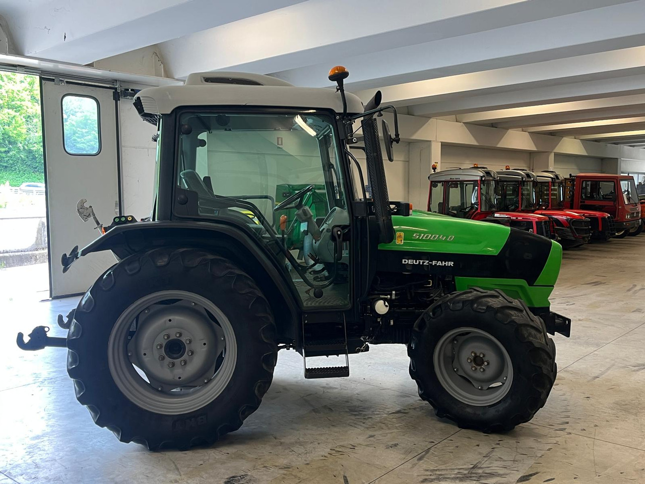 TRATTORE DEUTZ-FAHR 5100.4 D - Traktor: obrázok 4 TRATTORE DEUTZ-FAHR 5100.4 D - Traktor: obrázok 4