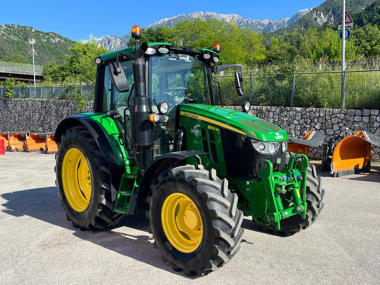 TRATTORE JOHN DEERE 6100M - Traktor: obrázok 4 TRATTORE JOHN DEERE 6100M - Traktor: obrázok 4