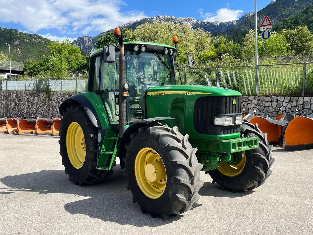 TRATTORE JOHN DEERE 6920S - Traktor: obrázok 3 TRATTORE JOHN DEERE 6920S - Traktor: obrázok 3