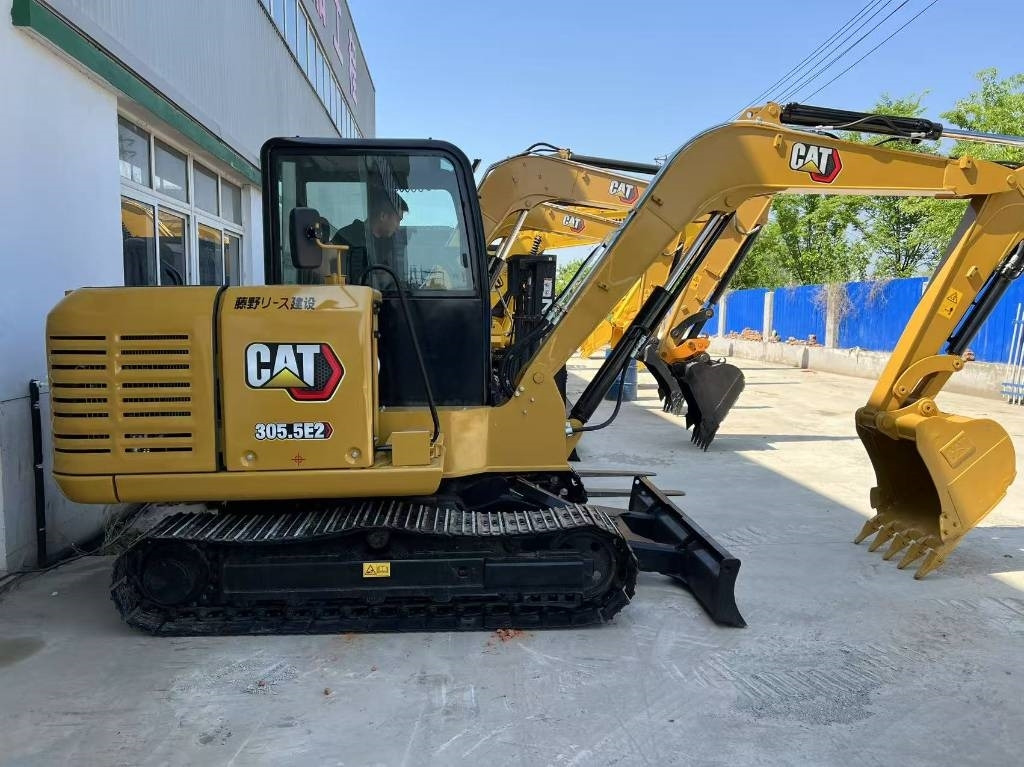 CAT CAT305.5E2 - Mini rýpadlo: obrázok 1 CAT CAT305.5E2 - Mini rýpadlo: obrázok 1