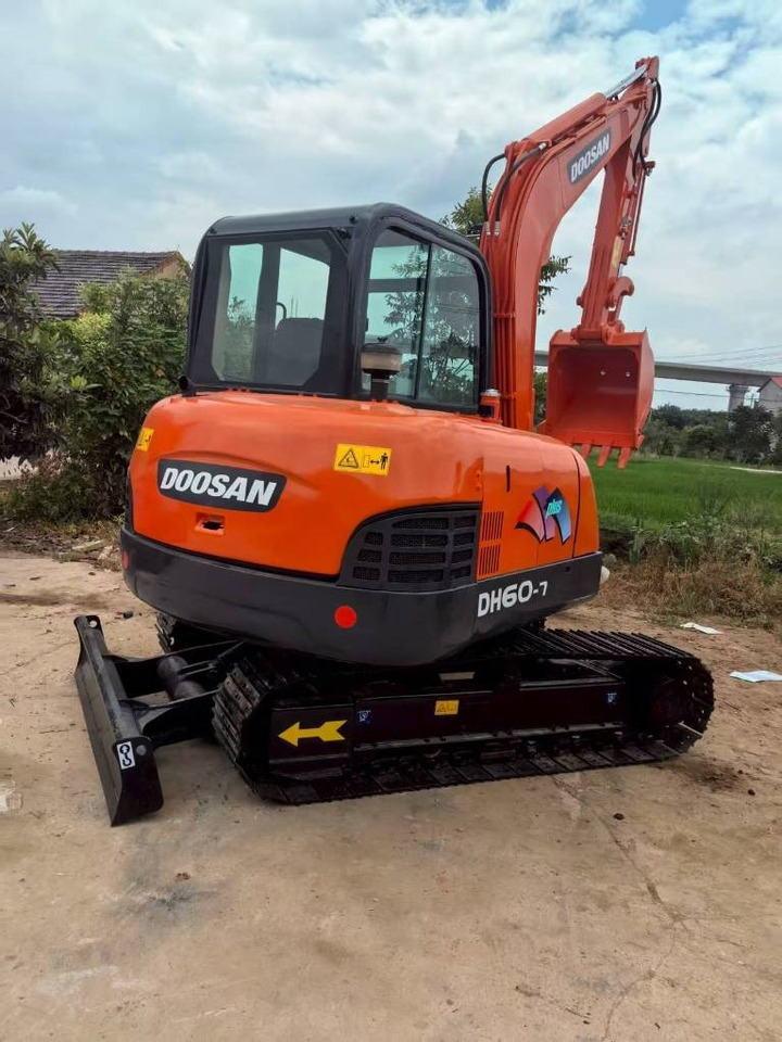 Doosan DH 60-7 - Mini rýpadlo: obrázok 2 Doosan DH 60-7 - Mini rýpadlo: obrázok 2