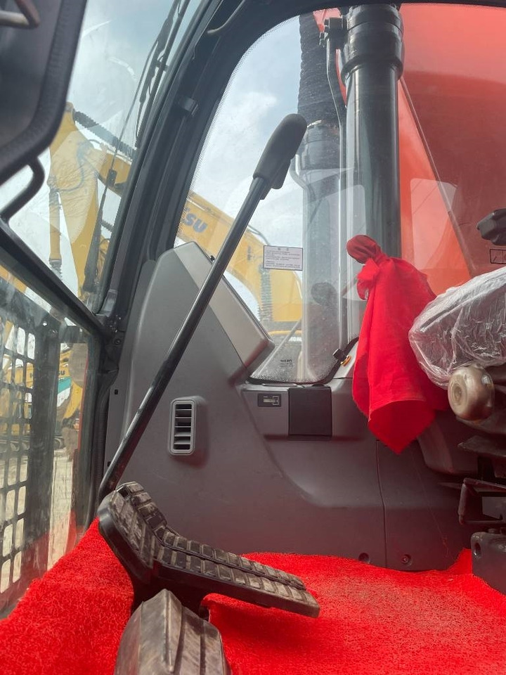 Doosan DX 225 - Pásové rýpadlo: obrázok 4 Doosan DX 225 - Pásové rýpadlo: obrázok 4