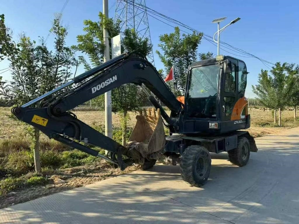 Doosan DX 60 - Mini rýpadlo: obrázok 3 Doosan DX 60 - Mini rýpadlo: obrázok 3