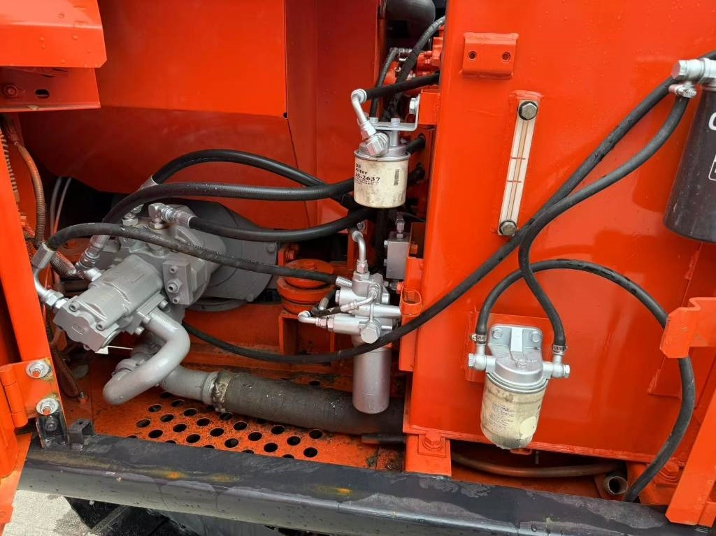 Hitachi ZX 60 - Mini rýpadlo: obrázok 3 Hitachi ZX 60 - Mini rýpadlo: obrázok 3